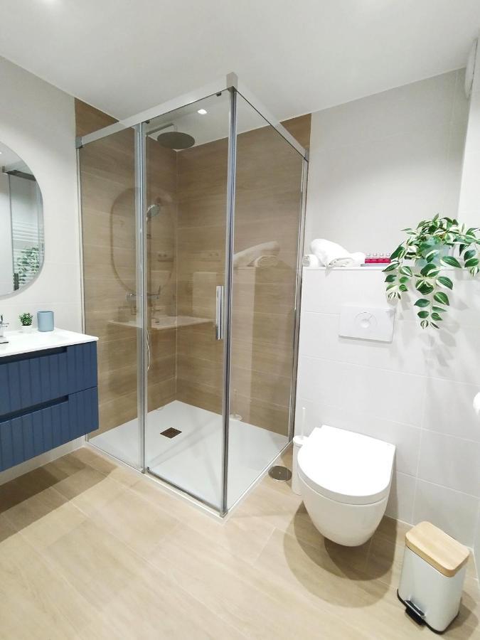 Apartamento Junto A Ayuntamiento Y Playa 기욘 외부 사진